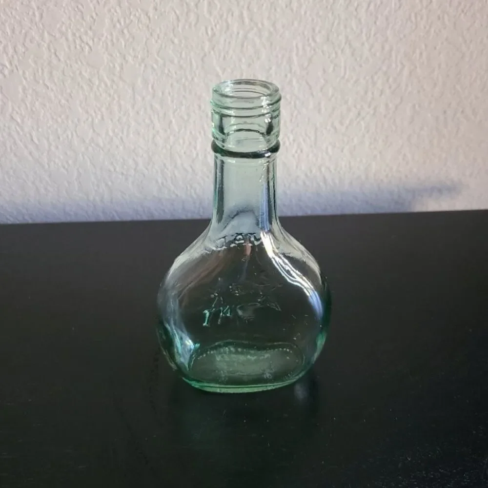 Vintage Almaden Vineyards Pony Green Glass Wine Bottle Embossed Grape Harvest 6o